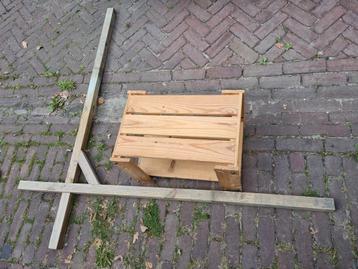 Hout gratis beschikbaar voor biedingen