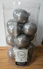 17 stuks donkerzilver / donkergrijze Kerstballen, Diversen, Ophalen