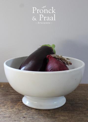 Grote oude spoelkom / bowl off white Boch *Pronck & Praal* beschikbaar voor biedingen