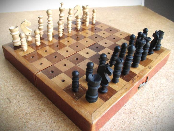 Schaakset~Antieke Reis schaakspel~Hout~Compleet, Antiek en Kunst, Antiek | Overige Antiek, Ophalen of Verzenden