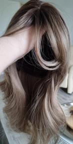 Pruik 22 inch goudblond/lichtbruin gemêleerd, Sieraden, Tassen en Uiterlijk, Uiterlijk | Haarverzorging, Ophalen of Verzenden