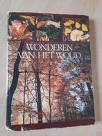 WONDEREN VAN HET WOUD W van Stuijvenberg, Ophalen of Verzenden, Gelezen, Natuur algemeen