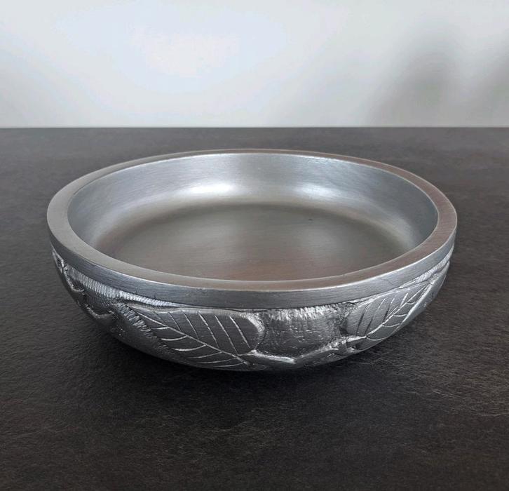 Afrikaanse houten schaal, handmade, zilvergrijs geverfd, Huis en Inrichting, Woonaccessoires | Schalen en Manden, Zo goed als nieuw