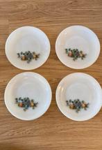 4 ontbijtborden met fruit 23 cm, Huis en Inrichting, Keuken | Servies, Ophalen of Verzenden, Porselein, Overige stijlen, Bord(en)