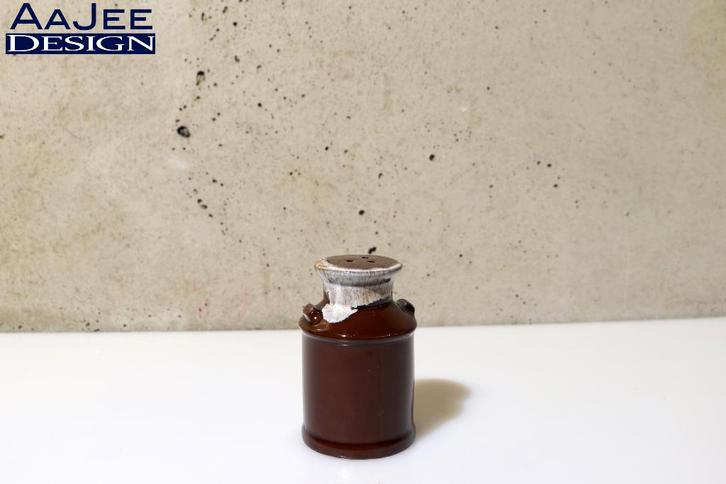 Zout- of Peper - Fat Lava - In de vorm van een melkbus, Huis en Inrichting, Keuken | Servies, Gebruikt, Overige typen, Overige stijlen