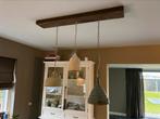 Mooie hanglamp met drie metalen kappen aan een houten basis, Huis en Inrichting, Lampen | Hanglampen, Metaal, Zo goed als nieuw