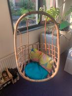 Gezellige rotan hangstoel, Huis en Inrichting, Stoelen, Ophalen, Gebruikt, Bruin, Riet of Rotan