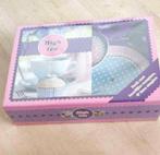 Boek met heerlijke recepten, & luxe etagère voor High tea, Ophalen of Verzenden, Zo goed als nieuw