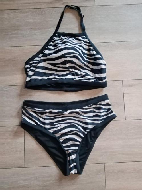 Bikini met haltertop maat 2XL, Kleding | Dames, Badmode en Zwemkleding, Zo goed als nieuw, Bikini, Zwart, Ophalen of Verzenden