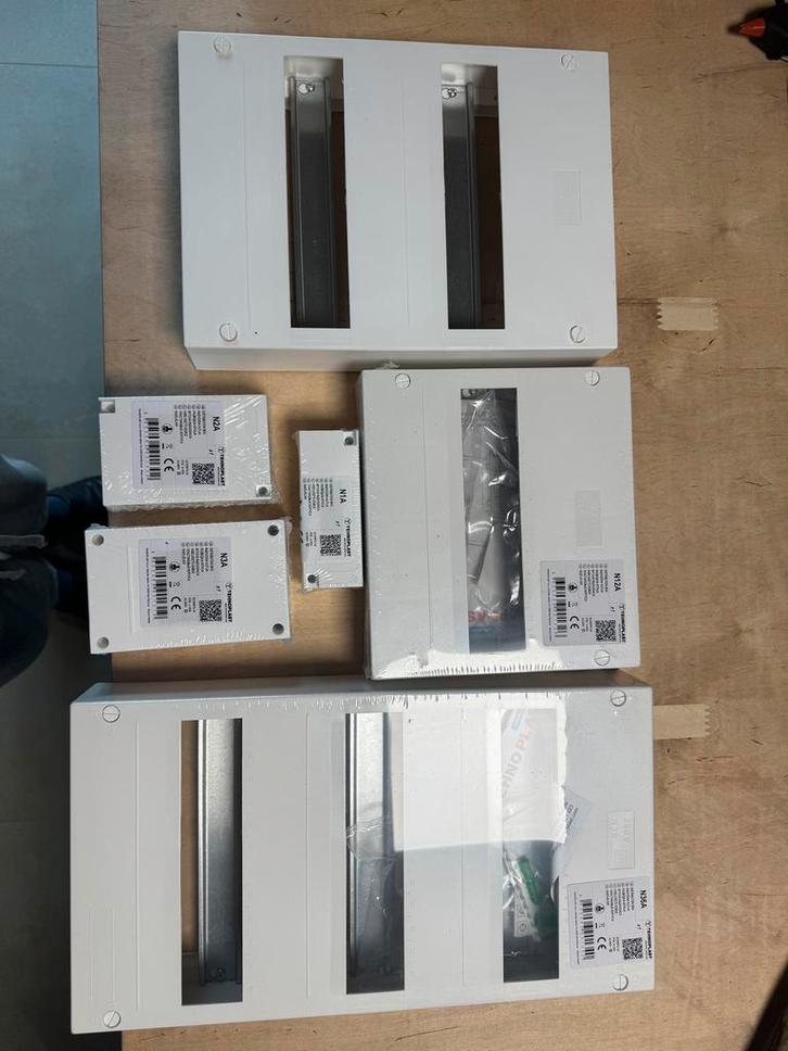 Nieuwe groepenkasten meterkasten leeg, Doe-het-zelf en Verbouw, Elektra en Kabels, Zo goed als nieuw, Overige typen, Ophalen of Verzenden