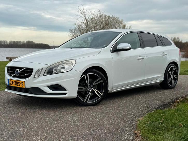 Volvo V60 R-Design Polestar tuned, Auto's, Volvo, Particulier, V60, Benzine, A, Stationwagon, Handgeschakeld, Origineel Nederlands