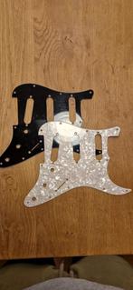 Slagplaten (type Fender Strat) parelmoer/zwart, Muziek en Instrumenten, Instrumenten | Onderdelen, Elektrische gitaar, Ophalen of Verzenden