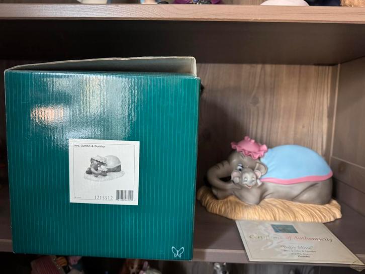 Disney wdcc dumbo met moeder met certificaat, Verzamelen, Disney, Zo goed als nieuw, Beeldje of Figuurtje, Overige figuren, Ophalen of Verzenden