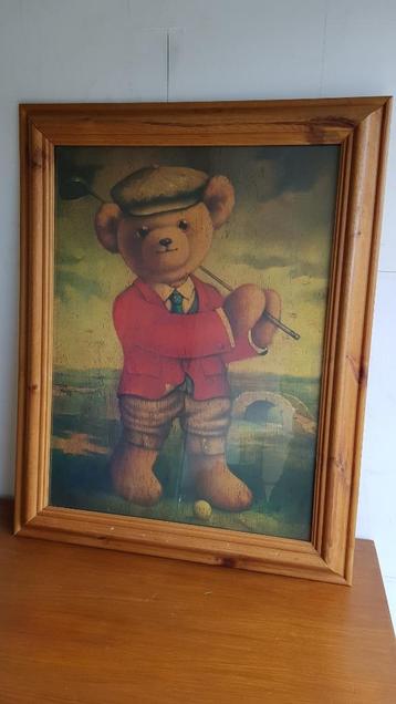 Brocante schilderij in houten lijst: Golfende beer. B1 beschikbaar voor biedingen