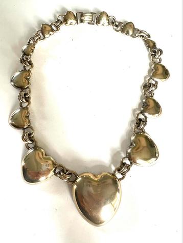 Vintage metalen choker ketting met harten beschikbaar voor biedingen