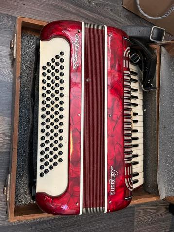 Castelfidardo l’artigiana accordeon beschikbaar voor biedingen