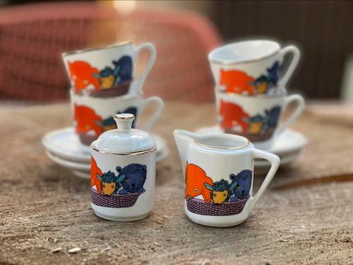 Poppenserviesje uit jaren ‘70. Incompleet., Verzamelen, Poppen, Gebruikt, Ophalen of Verzenden