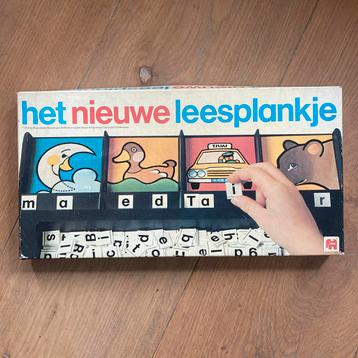 Het nieuwe leesplankje uit 1978 vintage retro beschikbaar voor biedingen