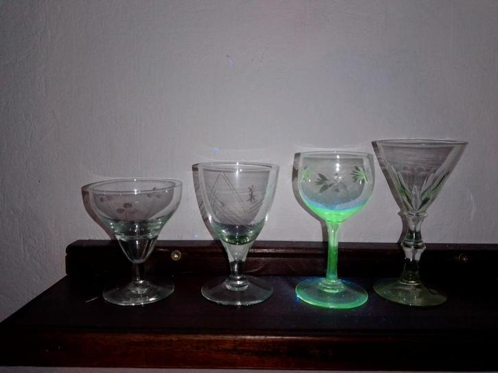Mangaan Borrelglaasjes Set, Antiek en Kunst, Antiek | Glas en Kristal, Ophalen of Verzenden