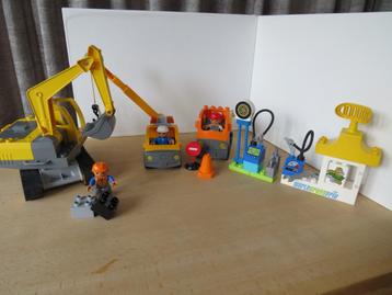 duplo lego set voor bouwvakkers met kleine garage, pomp beschikbaar voor biedingen