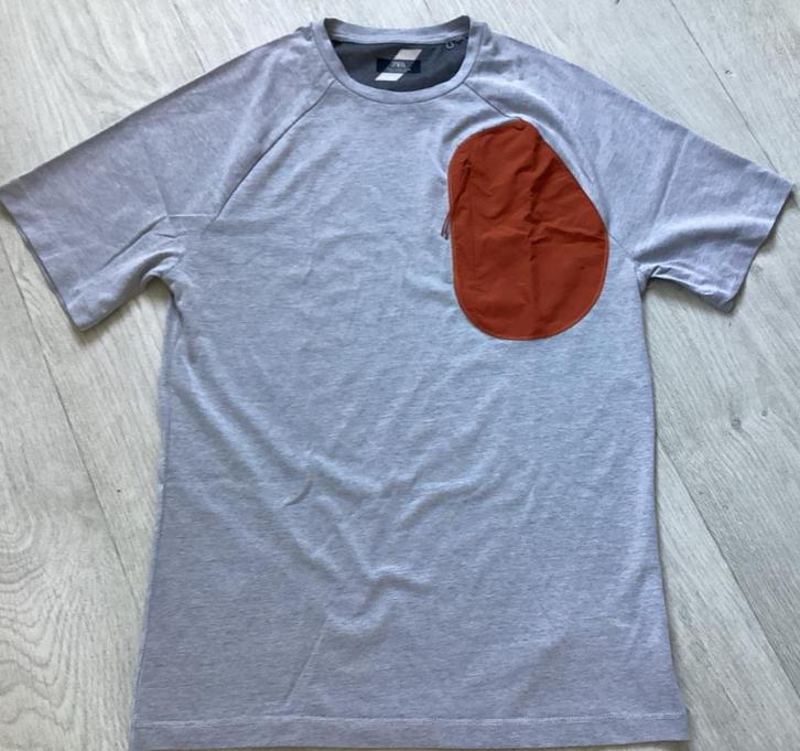 Zara T-shirt met zak - Maat M, Kleding | Dames, T-shirts, Zo goed als nieuw, Grijs, Ophalen of Verzenden