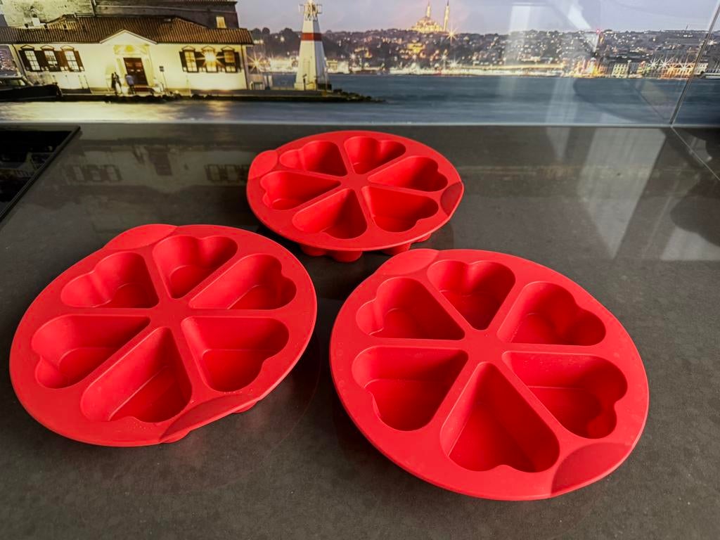 3x hartjes vorm, Huis en Inrichting, Keuken | Tupperware, Zo goed als nieuw, Overige typen, Rood, Ophalen of Verzenden