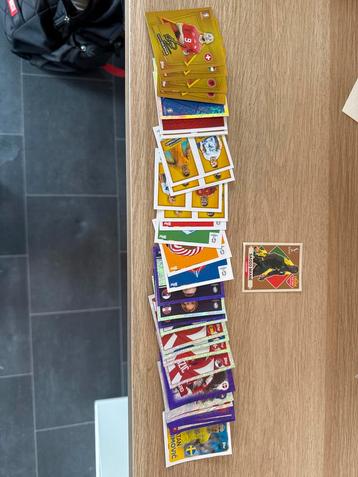32 stickers topps & panini euro 2024 & wk 22 beschikbaar voor biedingen