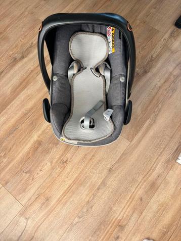 Maxi Cosi Pebble plus incl Isofix autobase beschikbaar voor biedingen