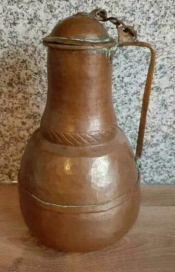 Oude Ottomaanse koperen KAN <> Kruik met Deksel hoog 29 cm