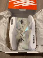 Nike Air Max 1 SNKRS Day White (W) EU 38,5, Kleding | Dames, Nieuw, Ophalen of Verzenden, Wit, Sneakers of Gympen