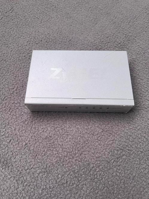 ZyXEL GS-105B Ethernet Switch, Computers en Software, Routers en Modems, Gebruikt, Ophalen of Verzenden