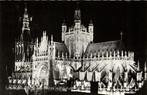 s-Hertogenbosch, St. Jans Basiliek in Floodlight - 1964 gelo, Verzamelen, Ansichtkaarten | Nederland, Ophalen of Verzenden, Voor 1920