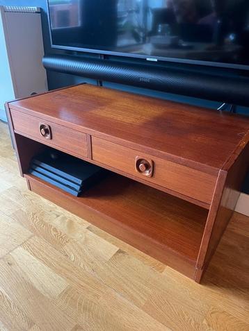 Vintage teakhouten lowboard / hifi-kast – jaren 60 -Dressoir beschikbaar voor biedingen