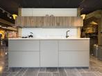 Showr. keuken Clay Dark, Dekton blad, inclusief apparatuur, Ophalen, Nieuw, Enkelwandige keuken, Greeploos