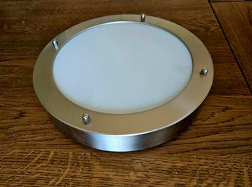 Plafondlamp beschikbaar voor biedingen