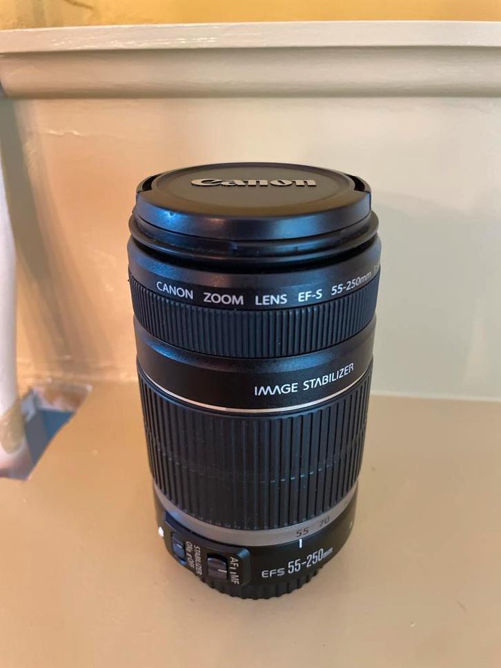 Canon EF-S 55-250mm IS Lens + zonnekap, Audio, Tv en Foto, Fotografie | Fotostudio en Toebehoren, Gebruikt, Ophalen of Verzenden