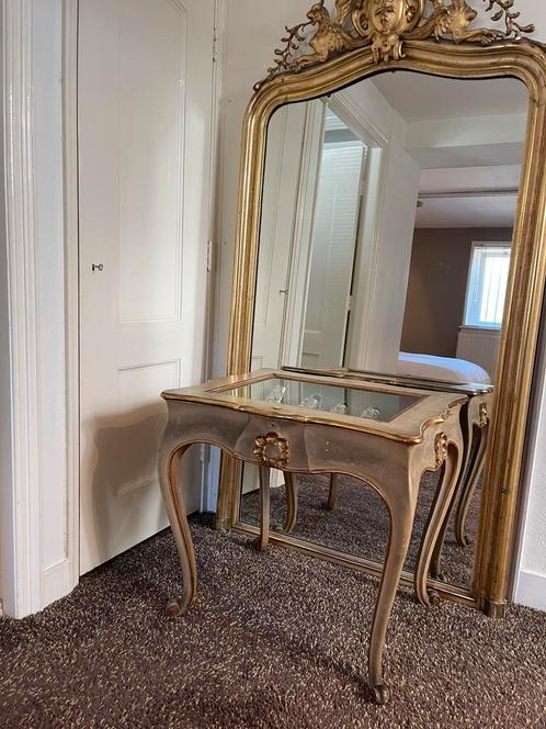 Prachtige antieke franse tafel voor evt verzamelingen!, Antiek en Kunst, Antiek | Meubels | Tafels, Ophalen of Verzenden