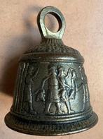 Bronzen kloosterbel, Engels, Ophalen of Verzenden