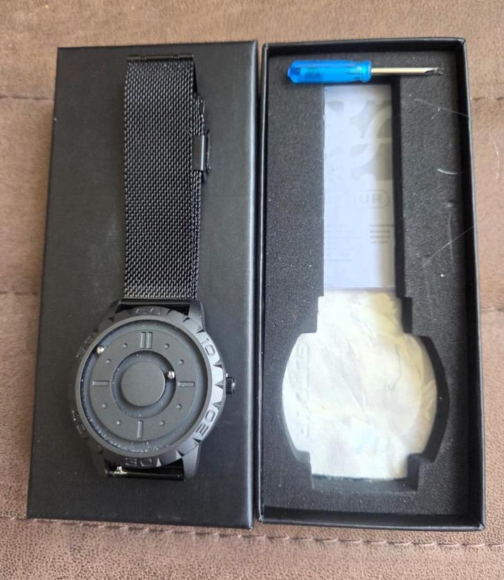 Magnetisch horloge Nieuw !!, Sieraden, Tassen en Uiterlijk, Horloges | Heren, Nieuw, Polshorloge, Overige merken, Staal, Staal