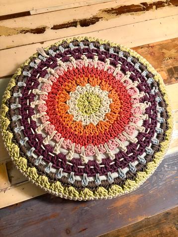 Gehaakte Poef/Kussen - Ø45cm beschikbaar voor biedingen