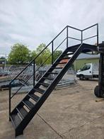 Stalen trap met bordes. Hoog 2.6 mtr. Nob082, Doe-het-zelf en Verbouw, Ladders en Trappen, Ophalen, Zo goed als nieuw, 2 tot 4 meter