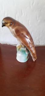 beeld valk,antiek,begin 1900,duits porselein,17 cm  hoog, Ophalen