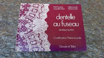 Dentelle au fuseau- Dentelle du PUY- J.PETIOT- H EN M JOURDE beschikbaar voor biedingen