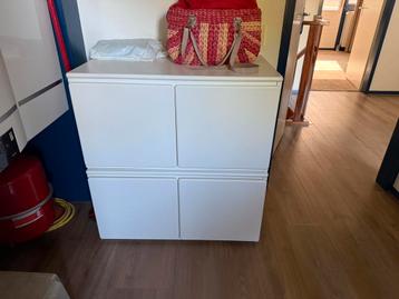 2 x. Laden blokken MDF.  Zware kwaliteit. Per stuk. € 25,00