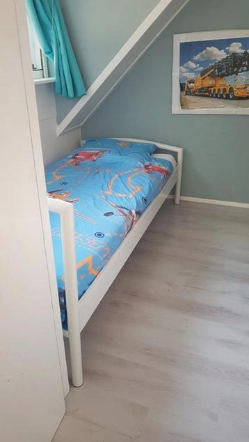 Ikea bed beschikbaar voor biedingen