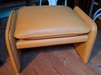 Leren Leolux Bora Bora voetenbank hocker poef mosterd kleur, Huis en Inrichting, Ophalen, Zo goed als nieuw, Rechthoekig, Leer