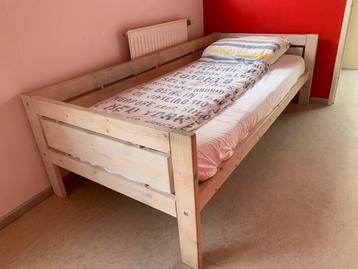 1 persoons stevig houten bed Lifetime beschikbaar voor biedingen