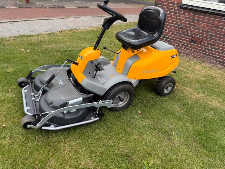 Stiga villa 14 HST zitmaaier Frontmaaier (zgan dek), Tuin en Terras, Zitmaaiers, Gebruikt, 90 tot 120 cm, Elektrische starter