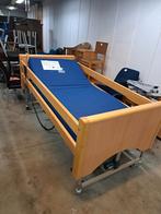 Hele mooie electrice ziekenhuis bed, Huis en Inrichting, Slaapkamer | Bedden, Ophalen, Zo goed als nieuw, Eenpersoons, Hout
