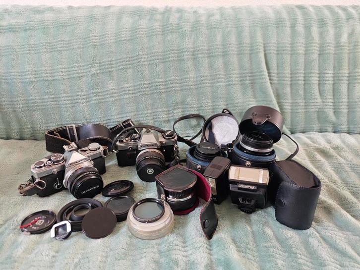 Olympus OM-2 en Olympus OM-10 met accessoires, Audio, Tv en Foto, Fotocamera's Analoog, Gebruikt, Spiegelreflex, Olympus, Ophalen of Verzenden